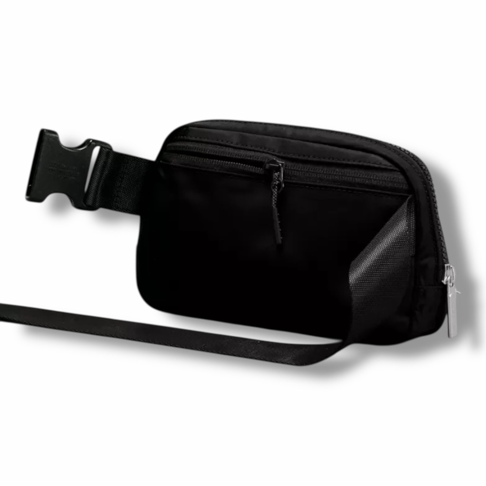 Lululemon Everywhere 1L Crossbody Belt Bag - Black/Silver - NWT - Picture 4 of 4